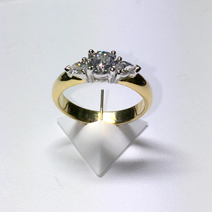 'Shayla' Diamond Engagement Ring - Round 0.69ct - I SI2