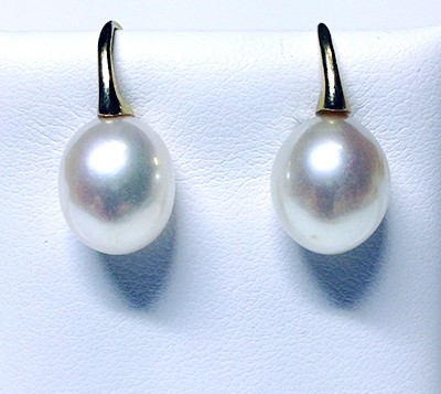 'Ikecho Pearls' 9ct Yellow Gold Freshwater Pearl Drop Earrings